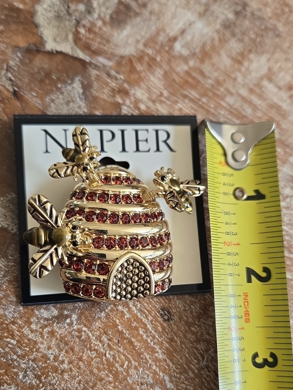 NWT Napier Gold Tone Rhinestone Beehive Bee Brooch Pin (BIN 011) - Picture 3 of 4